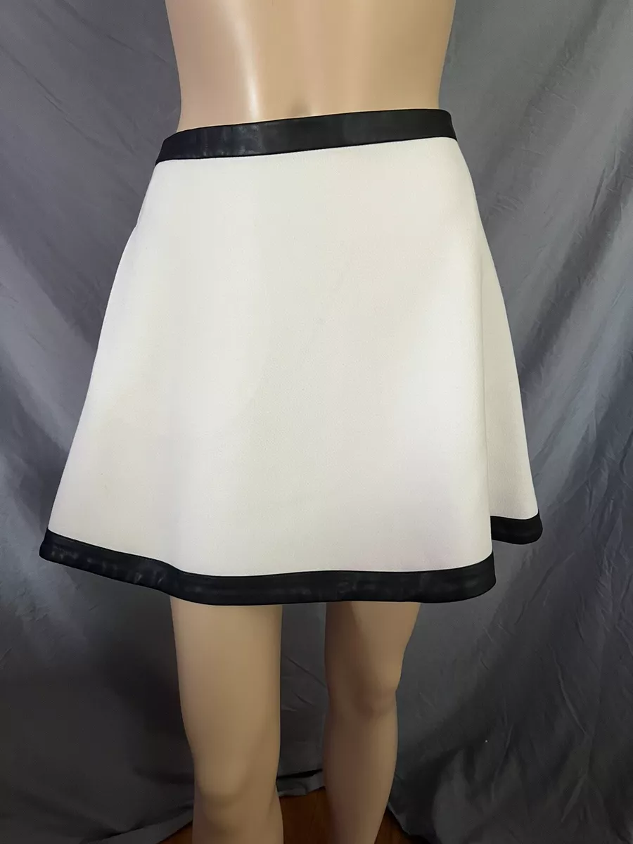 BANANA REPUBLIC White Mini Skirt Size 12 Faux Leather Flare A Line Skater Skirt