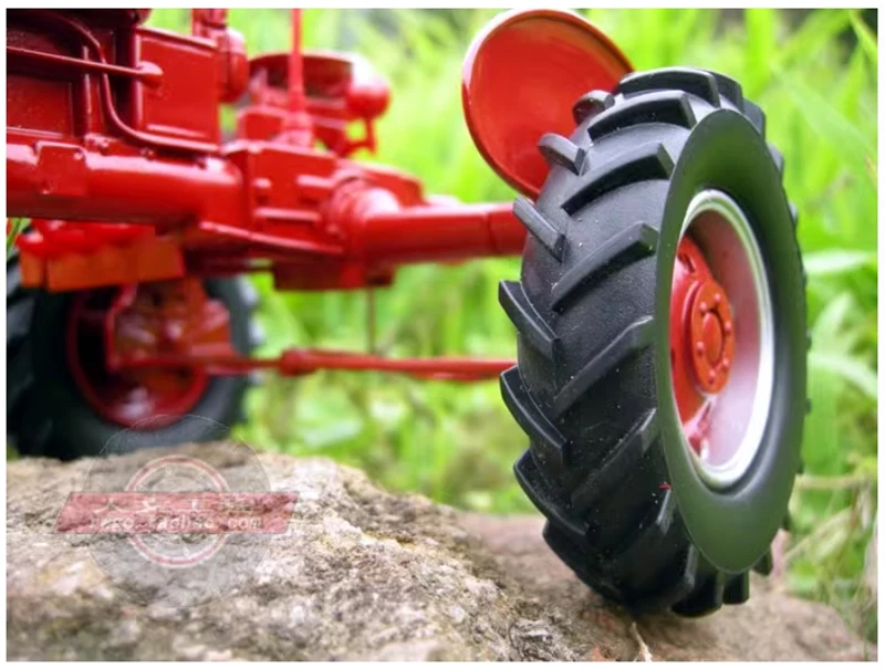 Scale Diecast 1:16 Farmall B Red Agricultural Tractor Model Toys Vehicles Gifts - Image 4 of 4