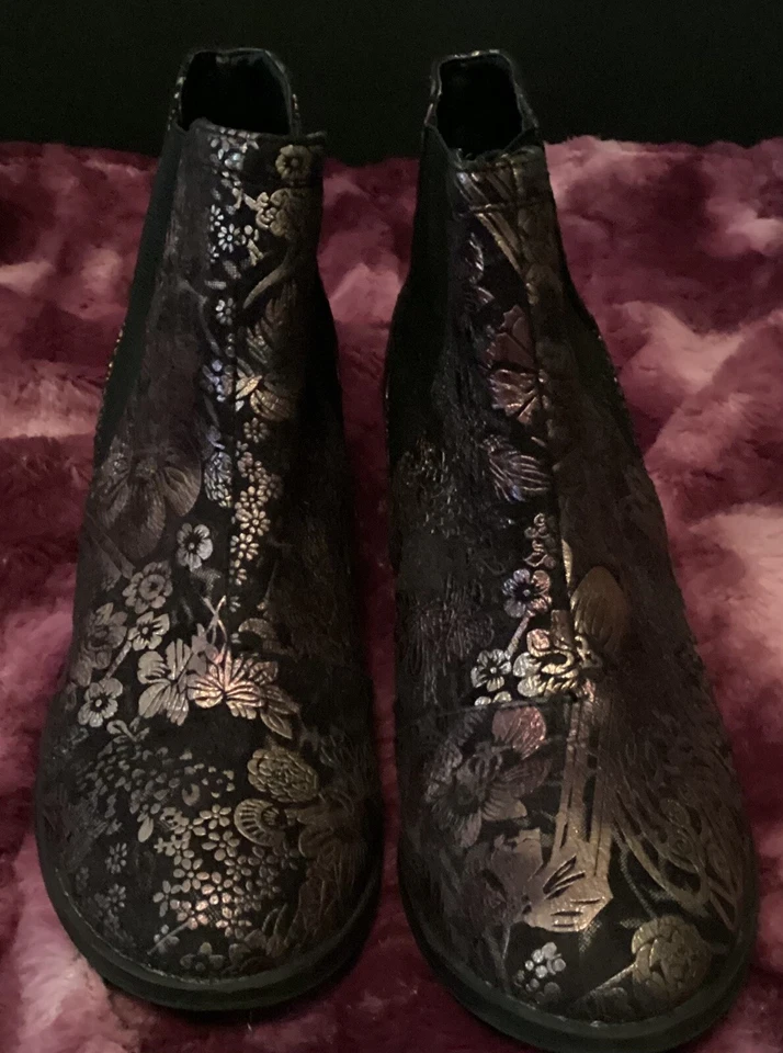 Maurices Chelsea Bota Floral 9 1/2 Foto 2 de 4