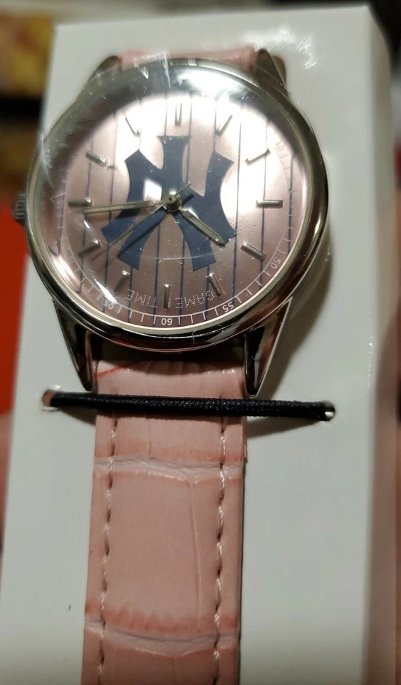 2007 NY YANKEES Game Time LADIES MLB PINK WATCH MLB NEW AND WORKING - Image 2 of 4