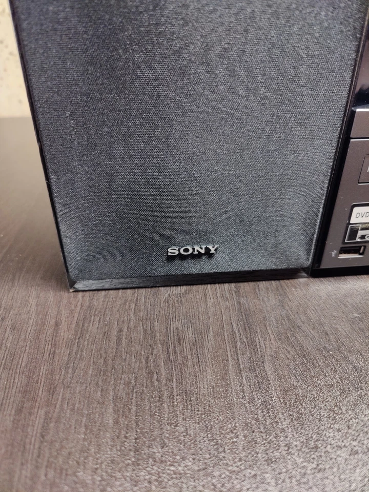 Sony HCD-SBT40 CD Stereo System Bluetooth NFC USB Radio - Image 4 of 4