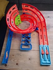 Hot Wheels Let's Race Whip Around Raceway Playset With 2 Cars - Great Condition 