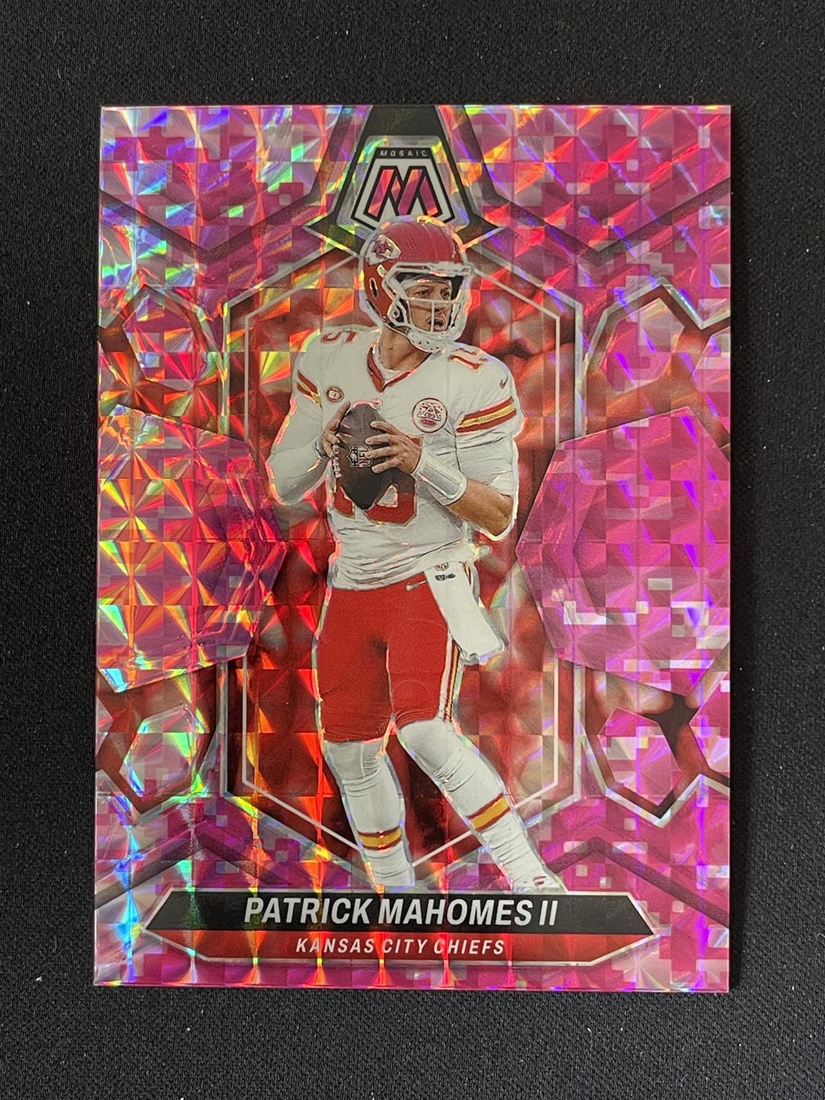 Patrick Mahomes II 2024 Panini Mosaic Pink Camo Prizm #106