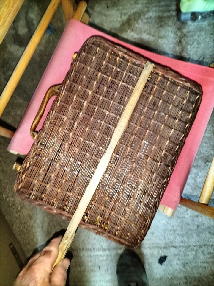 VALIGIA IN VIMINI PER SET PIC NIC ANNI  '70 - USATA BUONA DELL'EPOCA - Immagine 4 di 4