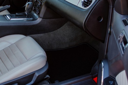 Alfombrillas Terciopelo Negro Ford Tourneo Courier Combi (2014-) - Imagen 4 de 11