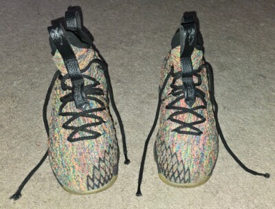 Nike Lebron 15 XV Fruity Pebbles Four Horseman Size 6.5Y 922811-901 Shoes