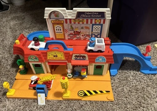 VTG Fisher Price Little People Main Street Village #2500 w/ Accessories