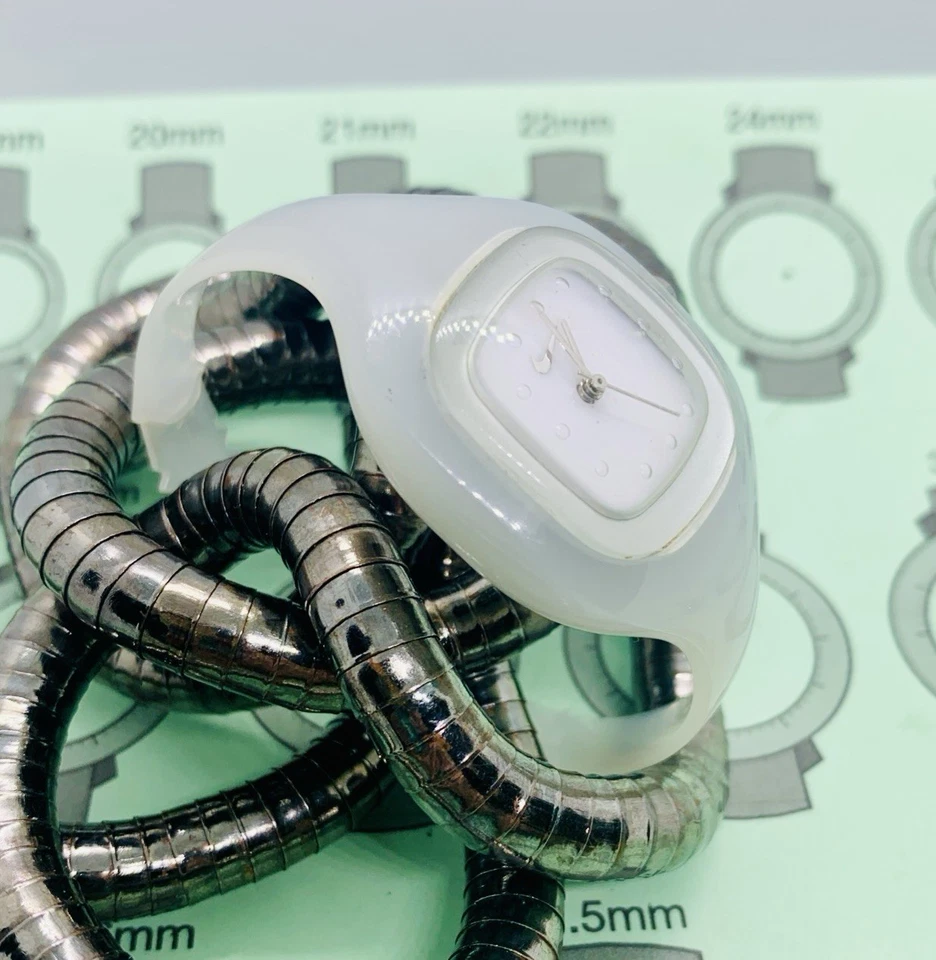 Reloj para mujer Nike Presto Retro 3N0114 luz trasera/blanco hielo resina opaca Foto 3 de 4