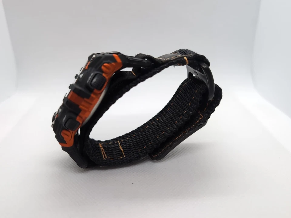 Reloj Dakota Doble Zona Horaria Acero Inoxidable 350 Pies Resistente al Agua Para Hombre Foto 2 de 4