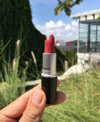 MAC AMPLIFIED CREME LIPSTICK Original Formula NEW