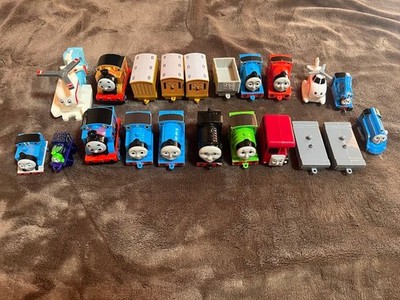 TakaraTomy Thomas Train Capsule Set Multi Color Rail Toy Collection Kit