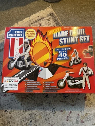 EVEL KNIEVEL DELUXE DARE DEVIL STUNT SET RARE BOXED