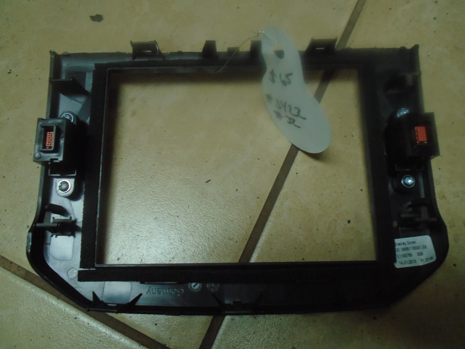 14-24 Maserati Ghibli Radio Bezel Trim 08904-000 089510000102 E1106765