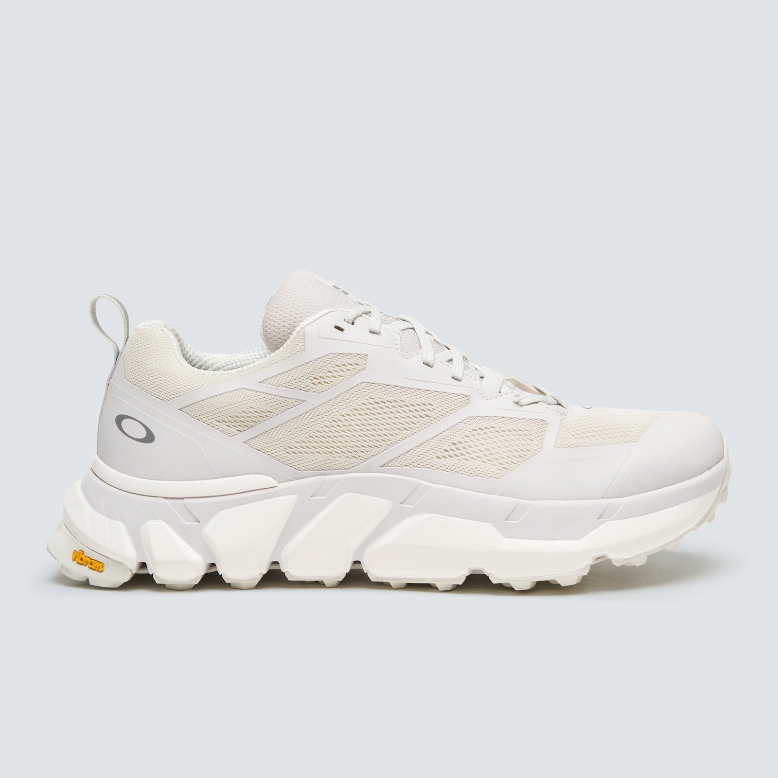 FOF100350-1A7 МУЖСКИЕ КРОССОВКИ OAKLEY LIGHT BREATHE - ТРОЙНОЙ БЕЛЫЙ 15590₽