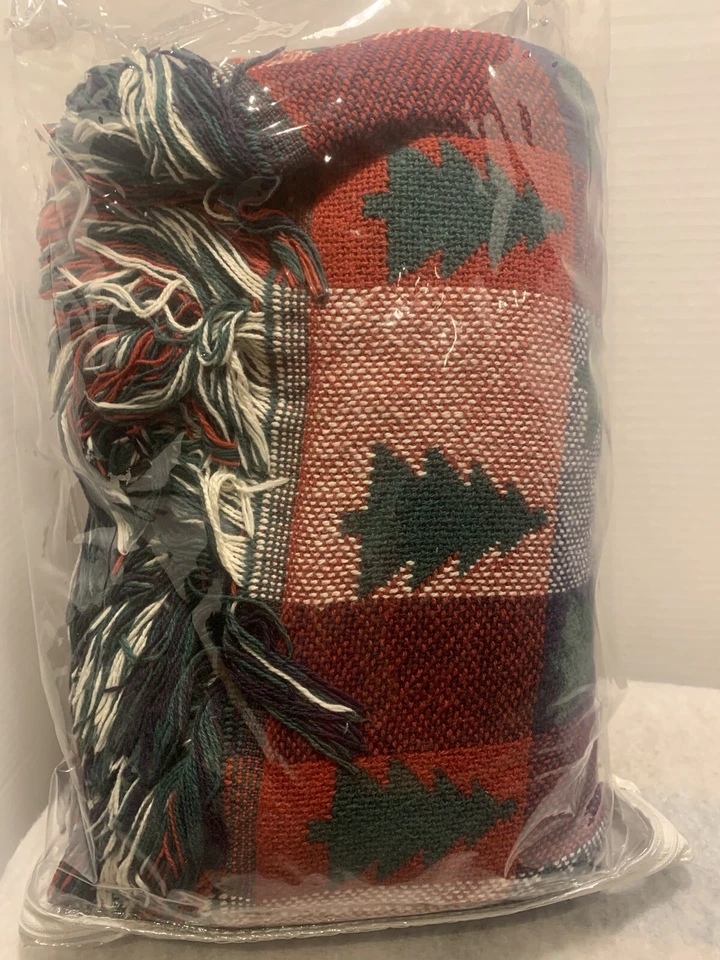VTG Christmas Forest 100% Cotton Throw by Cannon HTF 50x60 Red Green White New - Image 4 of 4