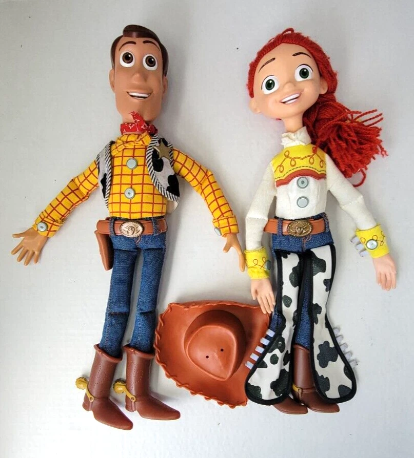 Colección Signature Toy Story Talking Woody y Jessie Tirar de Cuerda Usado Con Foto 2 de 4