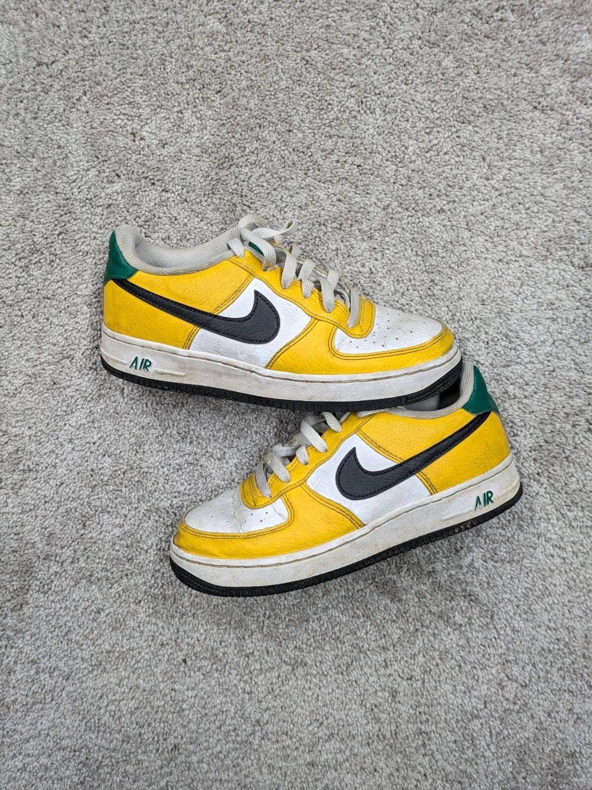 NIKE Air Force 1 Low AF1 Youth 5.5Y 5.5 University Oro Giallo Nero FN8008 700