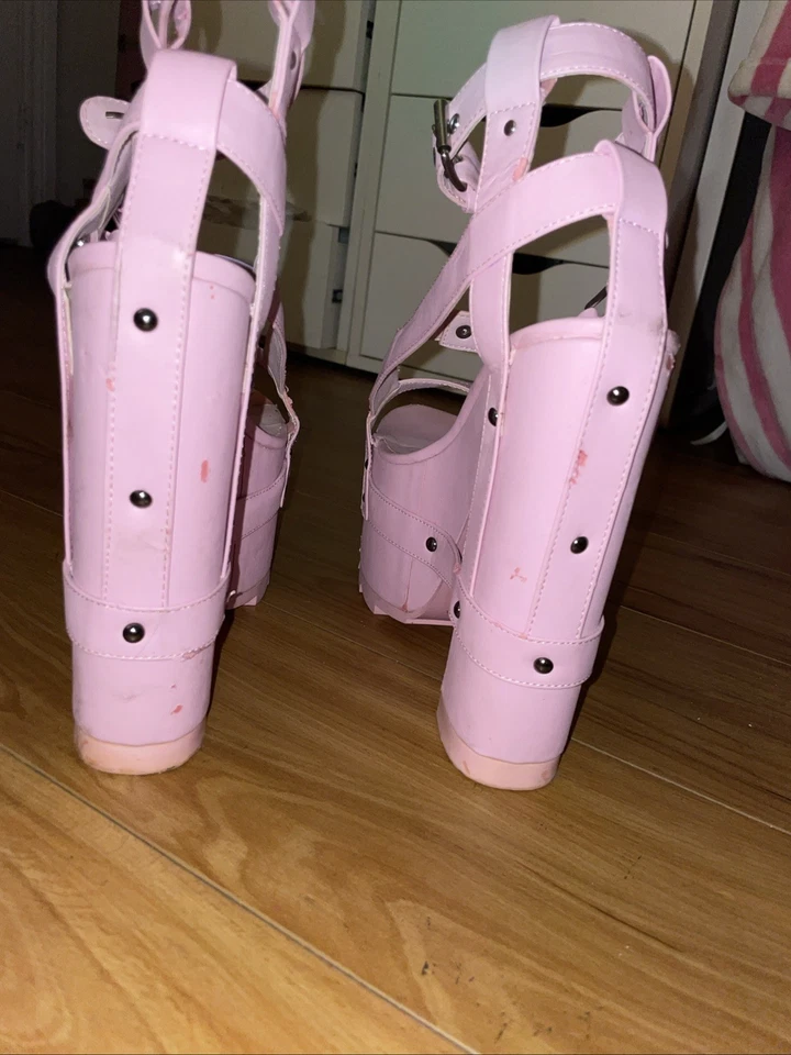 Plataformas de llamada nocturna rosa bebé YRU talla 8 (tienen algunos rasguños) Foto 3 de 4