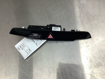 15-21 Hyundai Tucson Dash Hazard Light and Passenger Warning Switch 93700-D3100