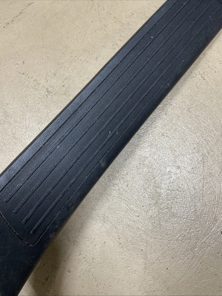 13-19 梅赛德斯 GL450 GL550 X166 后左门窗台磨损板装饰盖 Oem — 第 3/4 张图片