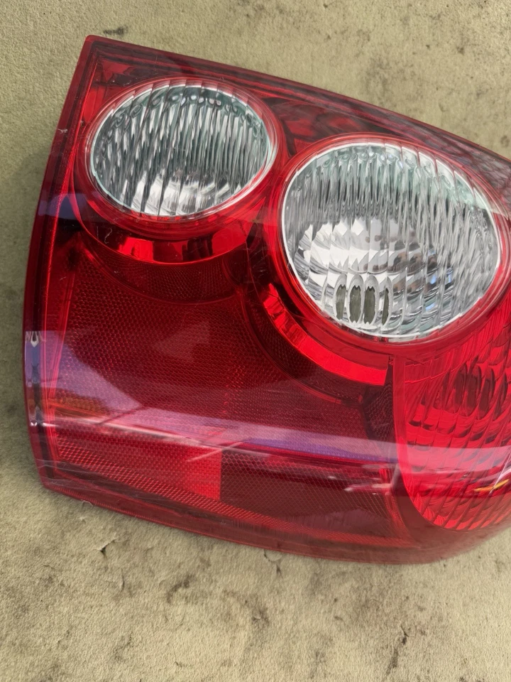 Conjunto de luz trasera lateral derecha para pasajero Mazda Protege 2002-2003 5  Foto 4 de 4