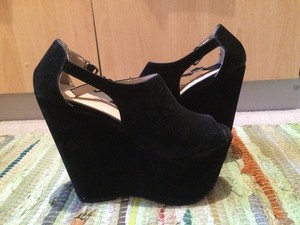 boohoo wedges