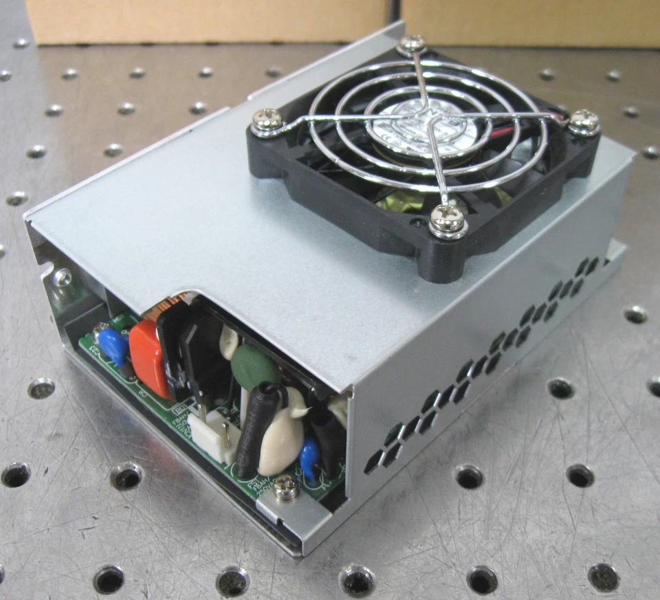 C200195 Lote 4 Fuente de Alimentación CC Mean Well RPS-500-48-TF (+48VDC, 10.4A, 499.2W) Foto 3 de 4