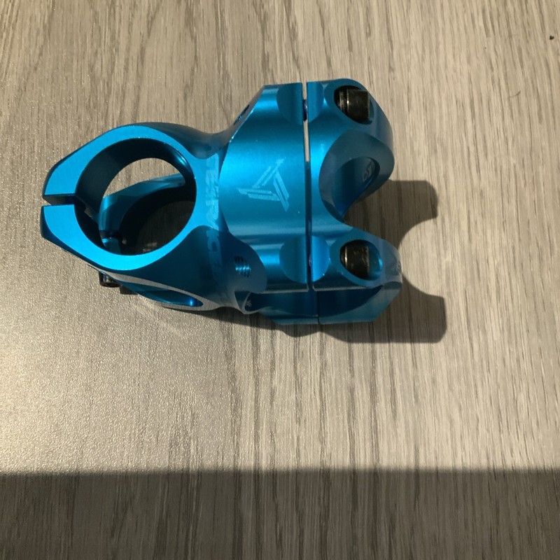 Race Face Turbine R 35mm Stem 32x0 Rise for 35mm Diameter Bar