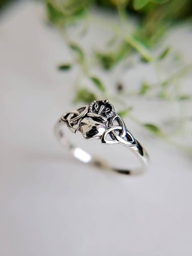 Celtic Claddagh Silver Ring / Minimalist Irish Claddagh Ring / Friendship Ring - Picture 6 of 9