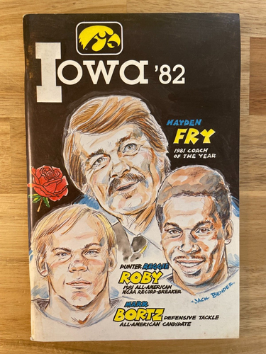1982 IOWA UNIVERSITY HAWKEYES College Football Press Media Guide