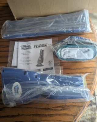 Blue Wave Pool Blaster Fusion PV-5 Hand-Held Lithium Cleaner Blue