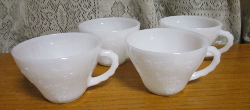Set of 4 Vintage Anchor Hocking Milk Glass Harvest Grape Punch Bowl Cups