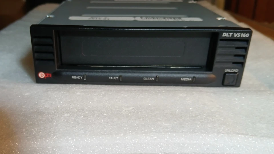 Quantum BH2AA-EY 80/160GB DLT VS160 SCSI LVD Internal Black HH - Image 3 of 3