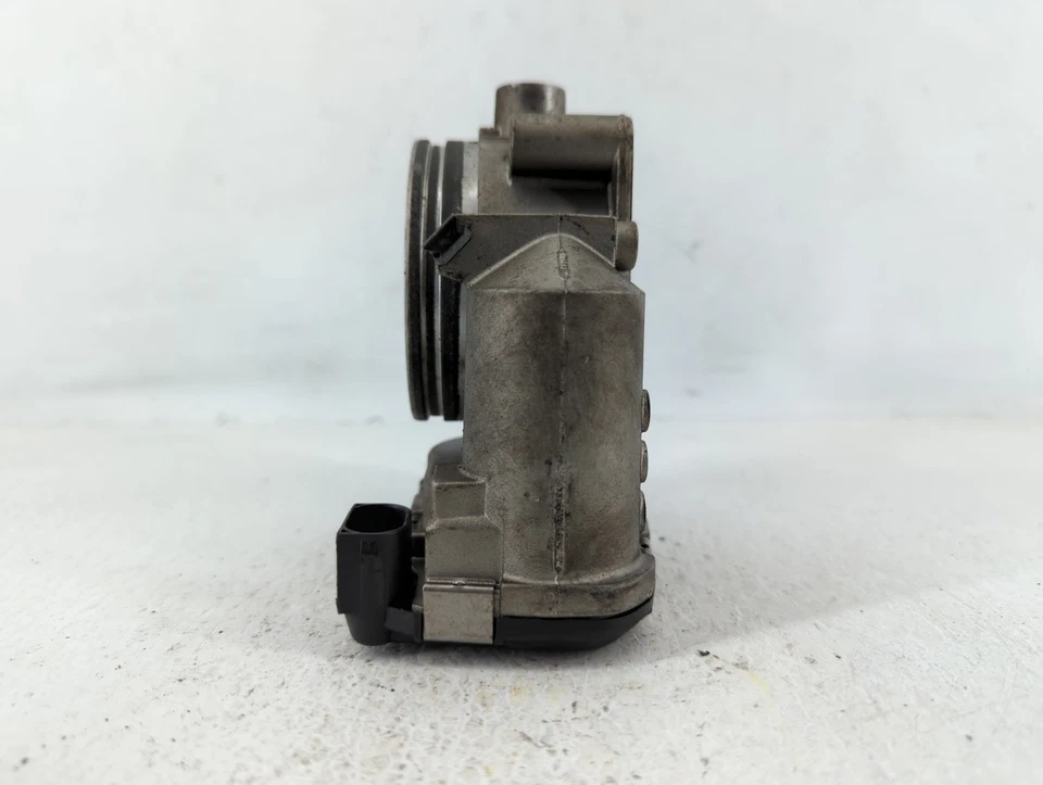 2006-2006 Porsche Cayman Throttle Body WG0T2 - Image 4 of 4