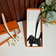 Ciondolo borsa cavallo 2026 pelle di agnello morbida rodeo PM con ciondolo rivetto portachiavi