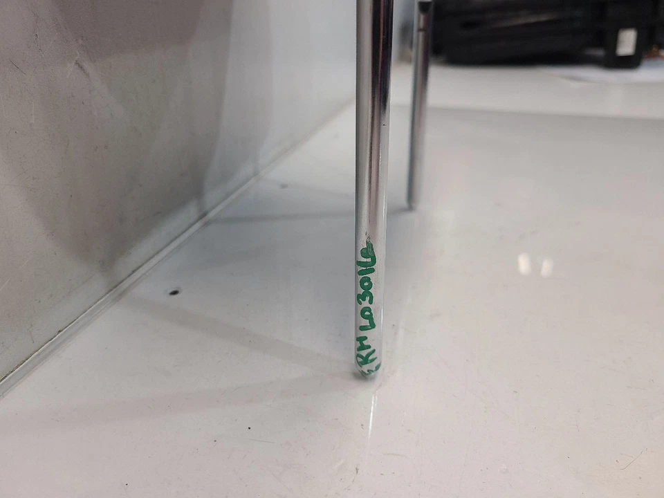 2006 Ford Fusion (Sedan) Passenger Right Front Headrest *Black* - Image 4 of 4