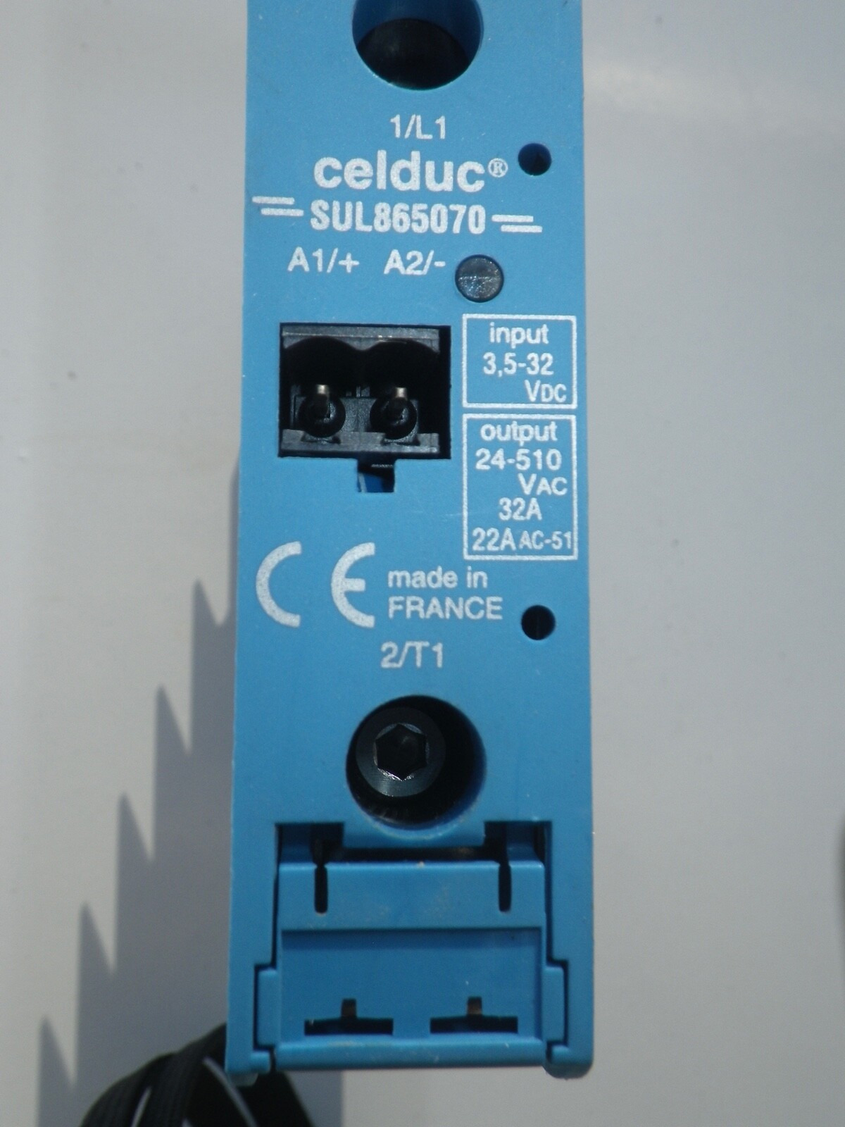 Relais statique Celduc SUL 865070 évite usure mécanique contacteur