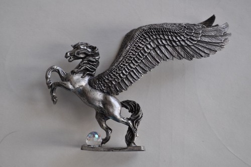 PEWTER PEGASUS WINGED FLYING HORSE FIGURINE Mythical Fantasy 3-3/4" w, 2-3/4" t