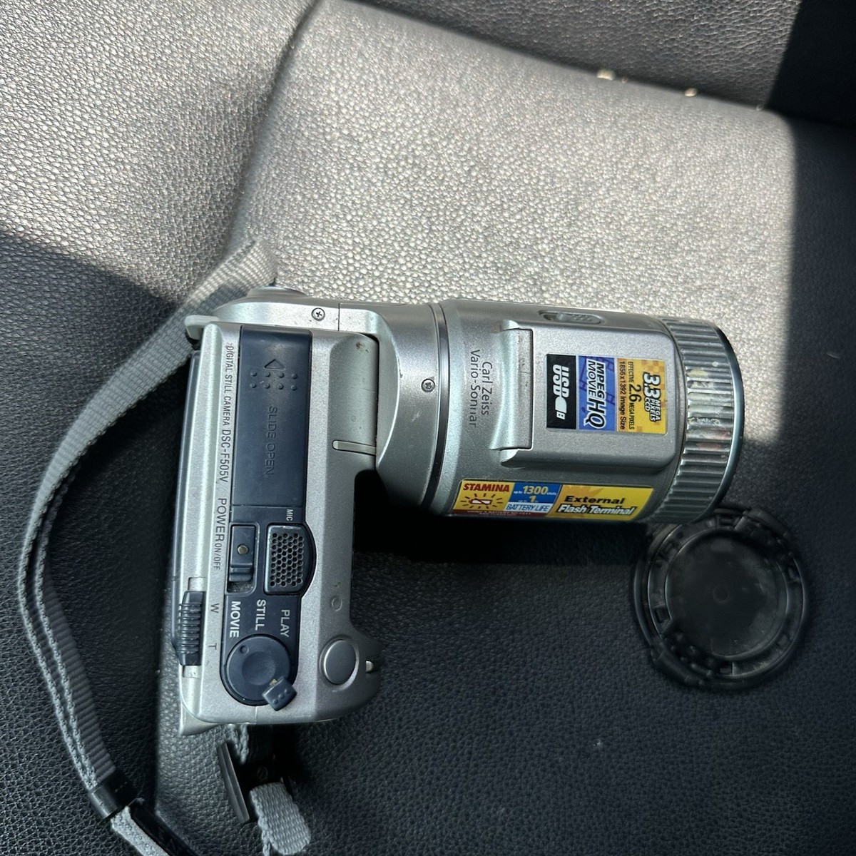 【希少品】SONY DSC-F505V Cyber-shot　美品 Sony Cyber-shot DSC-F505V 3.3MP Digital Camera - Silver for