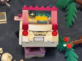 Lego Friends 41058 Shopping Mall Parts Photo Booth Car Sophie Julian Minifigure