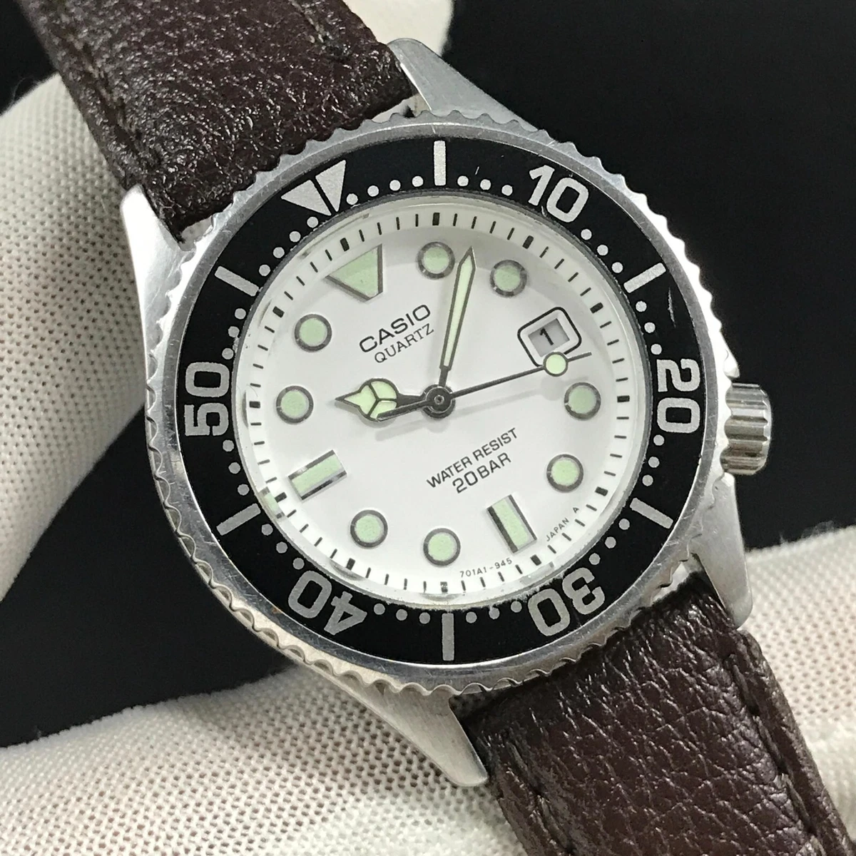 Vintage Casio LD 700 Mini Diver 20 Bar Japan Unisex 32 MM Quartz