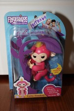 WowWee FINGERLINGS new BELLA PINK Interactive Baby MONKEY 2017 GENUINE