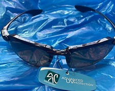 POLARIZED BROWN LIGHTWEIGHT SPORT SUNGLASSES 100 UVA /UVB PROTECTION CASE