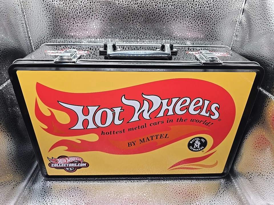 Hot Wheels 2011 RLC ESTUCHE METÁLICO/exclusivo auto 13 VW T1 AUTOBÚS DE ARRASTRE GRAN REGALO 🎁 Foto 3 de 4