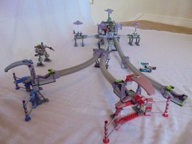 LEGO Life on Mars 7317 Aero Tube Hangar w/Minifigs & Manual - COMPLETE