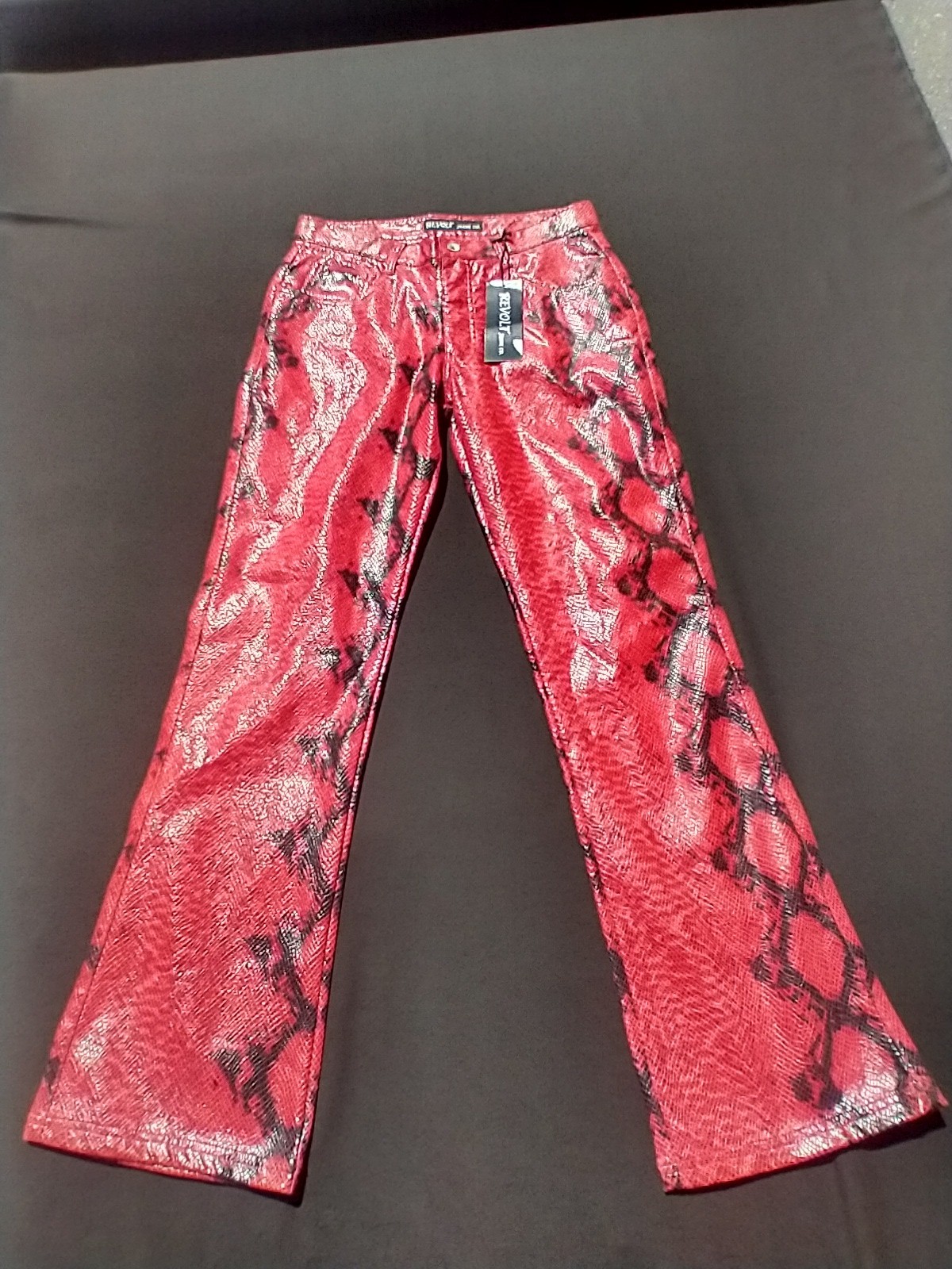 REVOLT Hose (rot Schlangenfarbe)