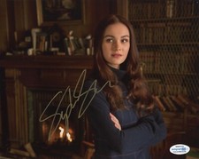 Sophie Skelton Outlander  Autographed Signed 8x10 Photo ACOA