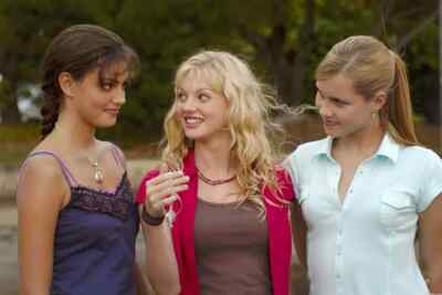 BEAUTIFUL PHEOBE TONKIN CLAIRE HOLT & CARIBA HEINE 8X10 PHOTO