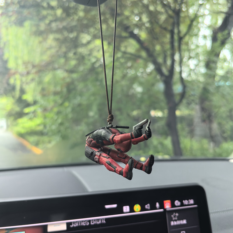 Pendente Per Specchietto Retrovisore Auto Deadpool Che Legge Un Libro - Decorazione Carina