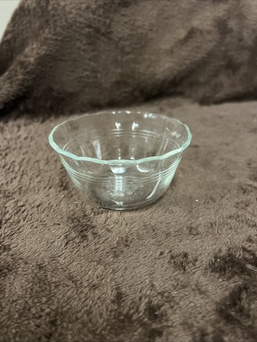 Vintage Pyrex #463 / 175ml Custard Dish Clear